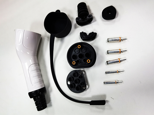 电动汽车欧标充电枪